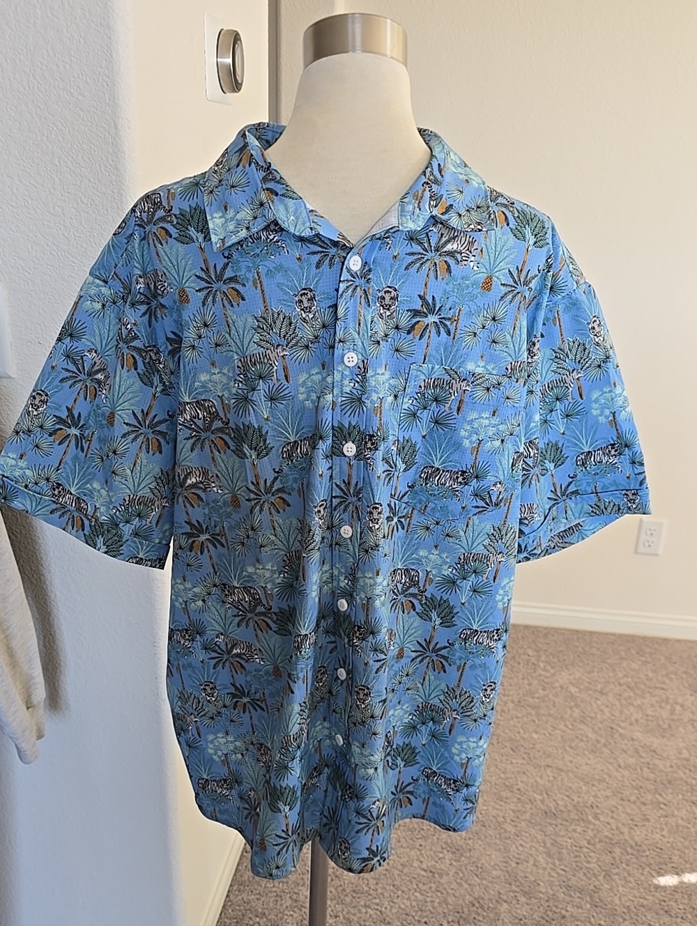Apt. 9 Sky Blue Palm & Tiger Print Short-Sleeve Button Shirt